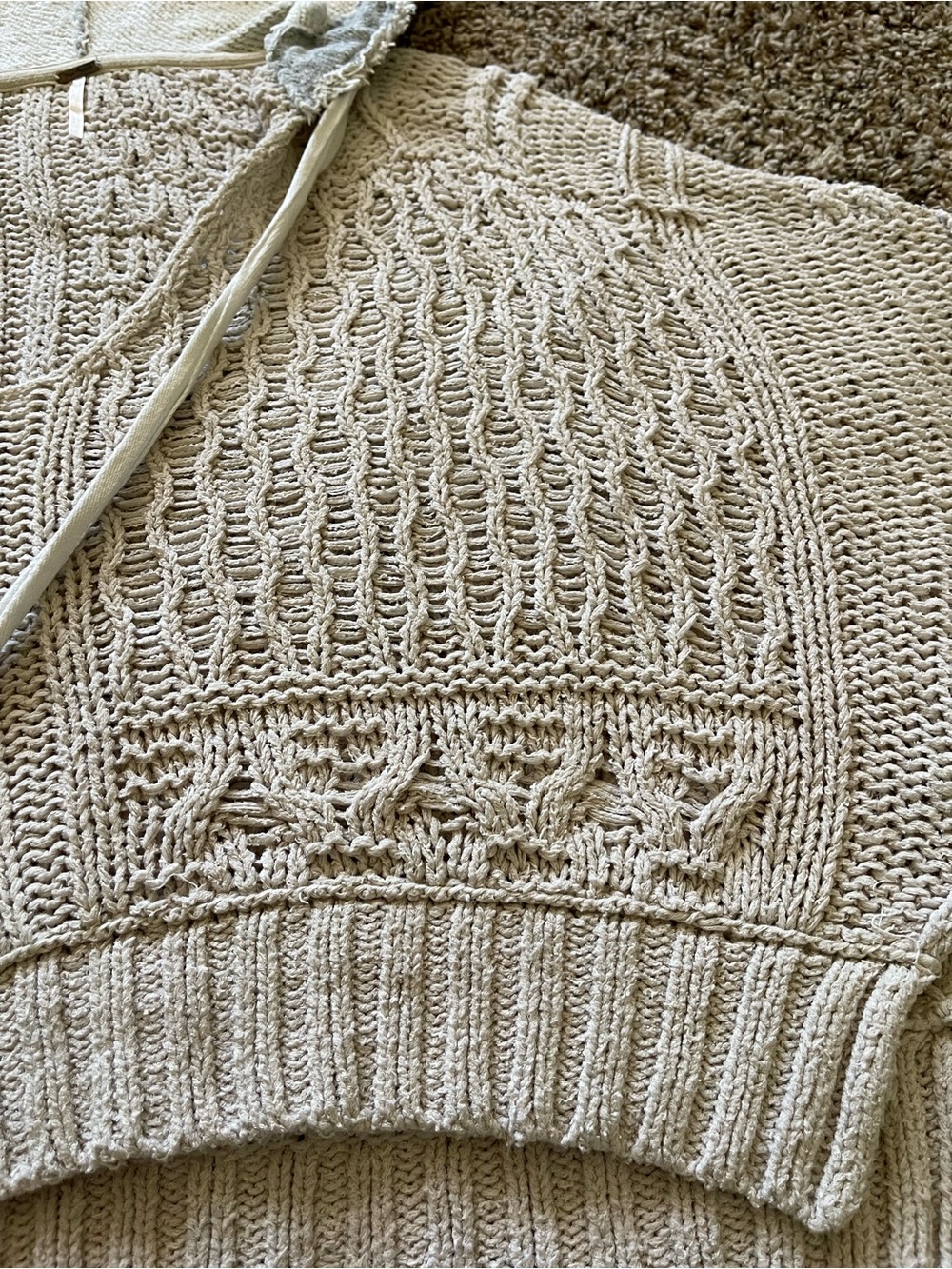 Free People Elan Tierra‎ Cable Knit Hoodie Sweater Cream Gray Size XS Oversized - Picture 12 of 16